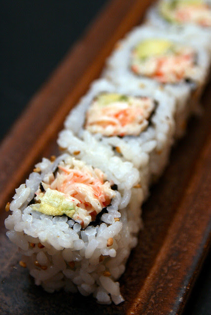 The rolls accompanying the Nabeyaki Udon Set