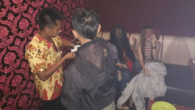 Naudzubillah, Realitas Tempat Maksiat, Pemandu Lagu Ini Tertangkap Kamera Berwajah Kuntilanak