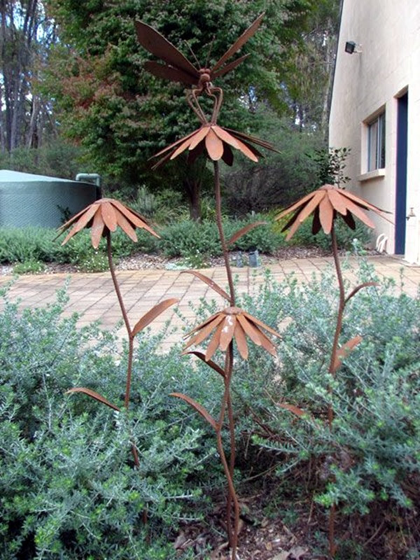 Utterly Beautiful Rusted Metal Art Works (9)