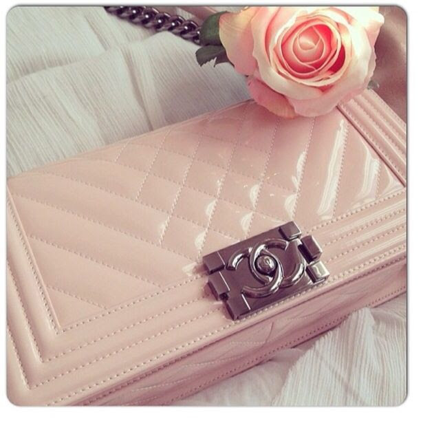 Light pink Chanel bag | BagsClutchesAccesscories | Pinterest