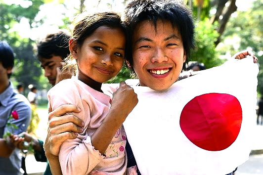 意外と知らない日本とバングラデシュの共通点 国旗の色と満員電車 トジョウエンジン