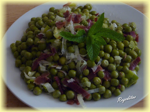 GUISANTES SALTEADOS A LA MENTA
