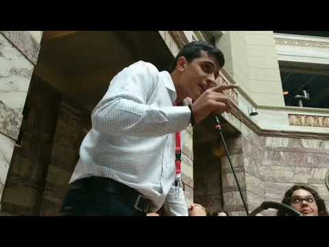 ΜΙΑ ΚΑΘΑΡΗ ΚΑΙ ΔΥΝΑΤΗ ΦΩΝΗ ΜΕΣΑ ΣΤΗΝ ΒΟΥΛΗ 