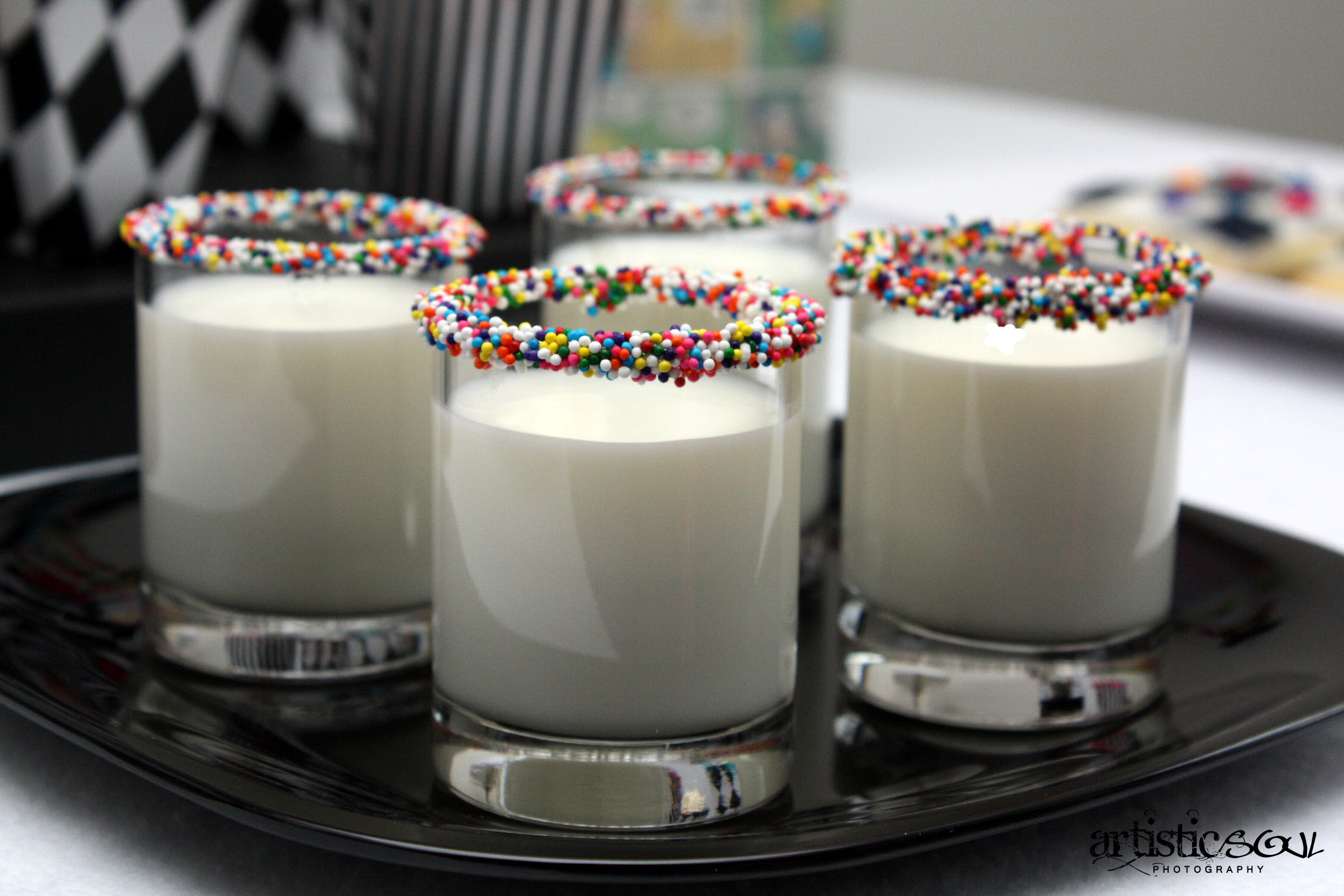 How To Make Milk And Sprinkles Shots (PHOTO)