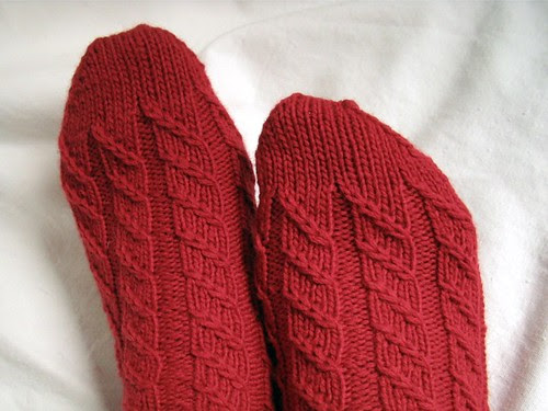 cable twist socks toe