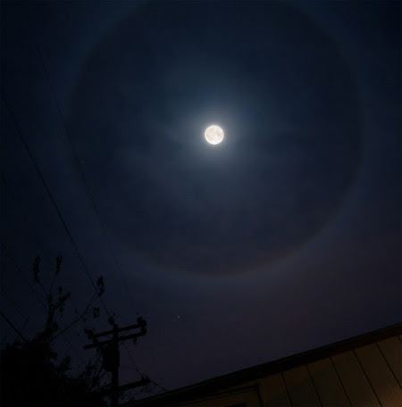 a ring around the moon