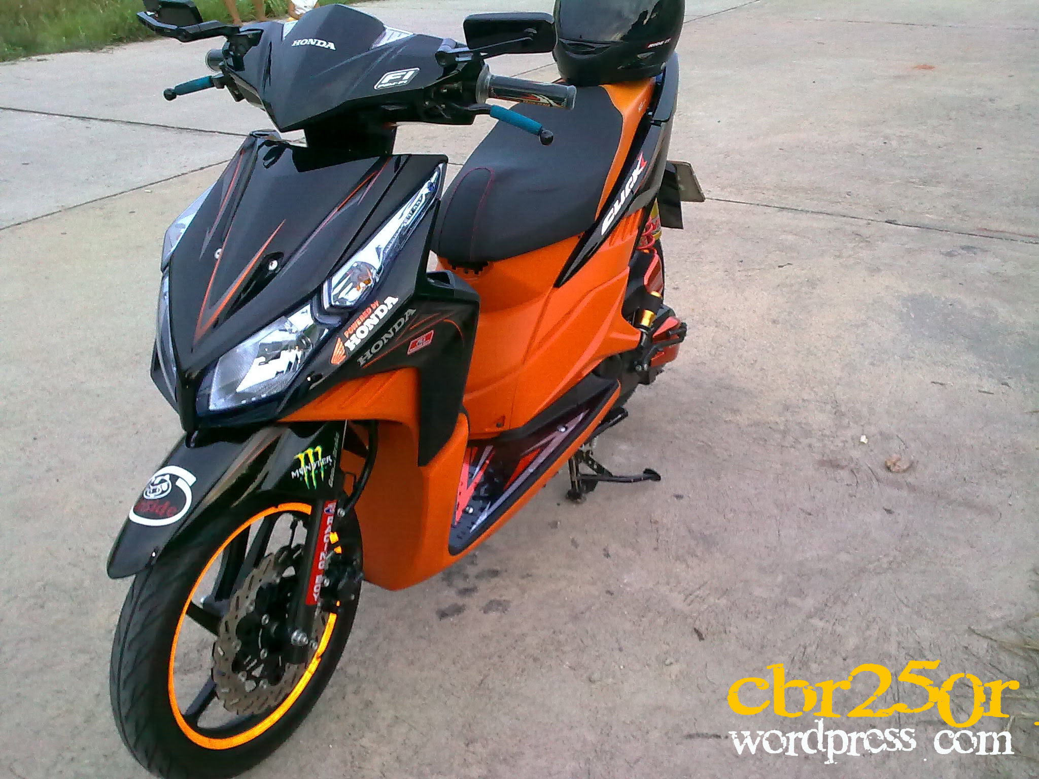 Incredible Drag Race Modifikasi Honda Vario CBS 2010 Motor Matic