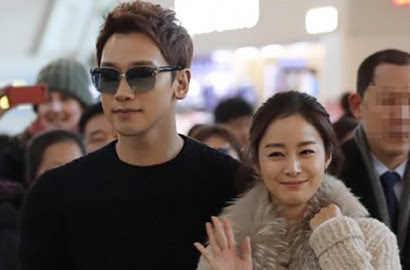 Potret Rain dan Kim Tae Hee jalan-jalan di LA memicu isu tak sedap http://ift.tt/20kt43r - Berita Terkini Rain dan Kim Tae Terbaru Hari Ini -Usai menikah pada 19 Januari, Rain dan Kim Tae Hee ternyata tak cuma berbulan madu ke Bali saja. Agensi mengungkap keduanya berkunjung ke Los Angeles, California pada 6 Februari lalu. 