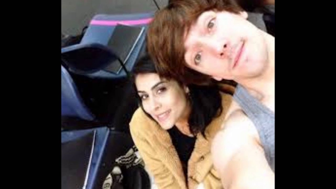 Ana y Colate/Roger y Maria - YouTube