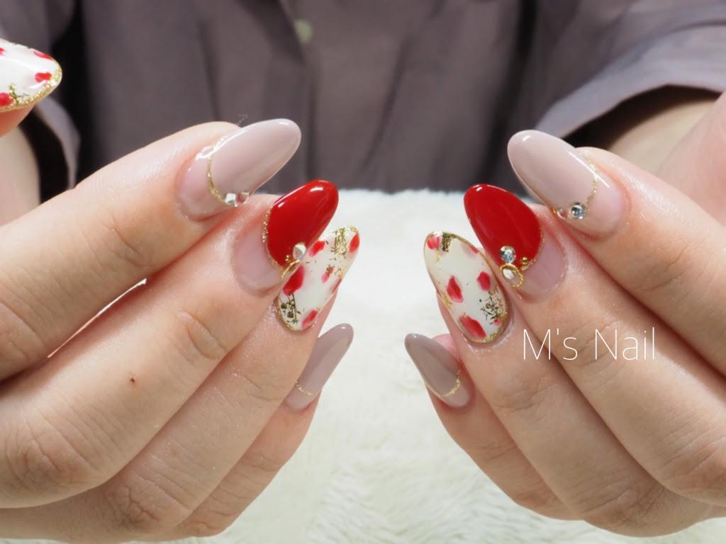 変形ドットネイルデザイン 赤と青 Maco Nail Work