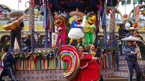 Disneyland Resort, Disney California Adventure, Paradise Pier, Paradise Garden, Viva Navidad, Three Caballeros, Street Party