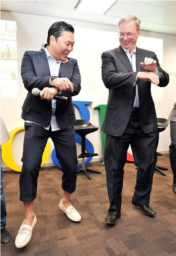 Psy dan Eric Schmidt berjoget Gangnam Style