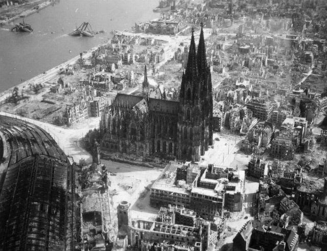 2 German cities after the Second World War (19 pics)