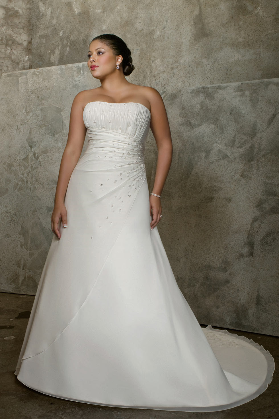Strapless Lace Up Chiffon Ivory Plus Size Wedding Dress WBBF0574