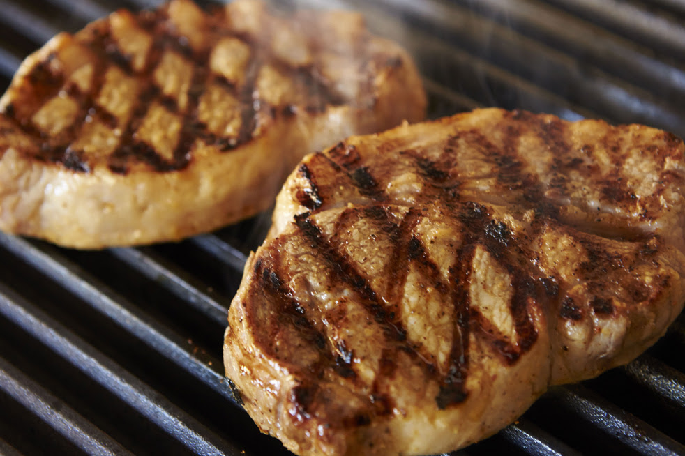 厚切りポークステーキのおいしい焼き方 焼き加減の見分け方 ハイライフポーク