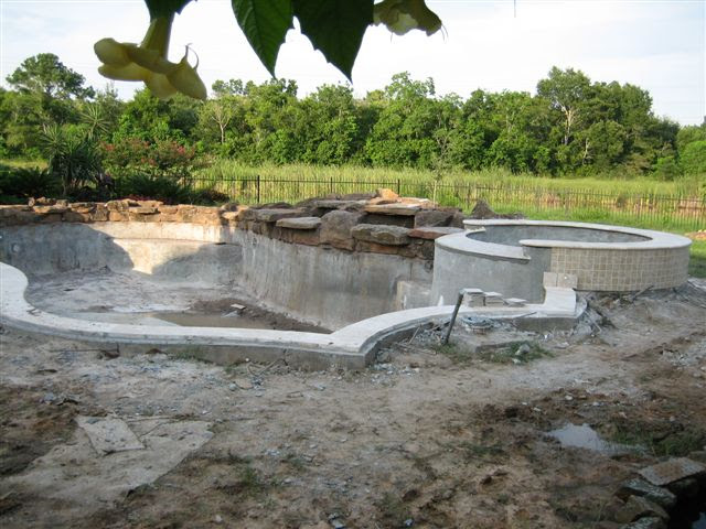 Salt Water pools - Pools & Spas Forum - GardenWeb
