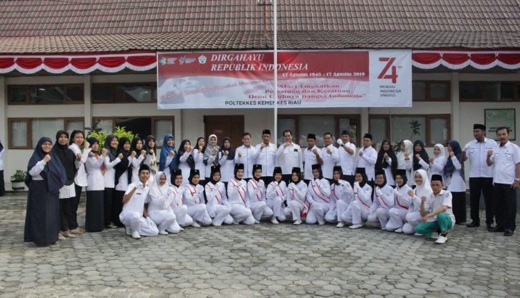 UPACARA 17 AGUSTUS UPACARA 17 AGUSTUS