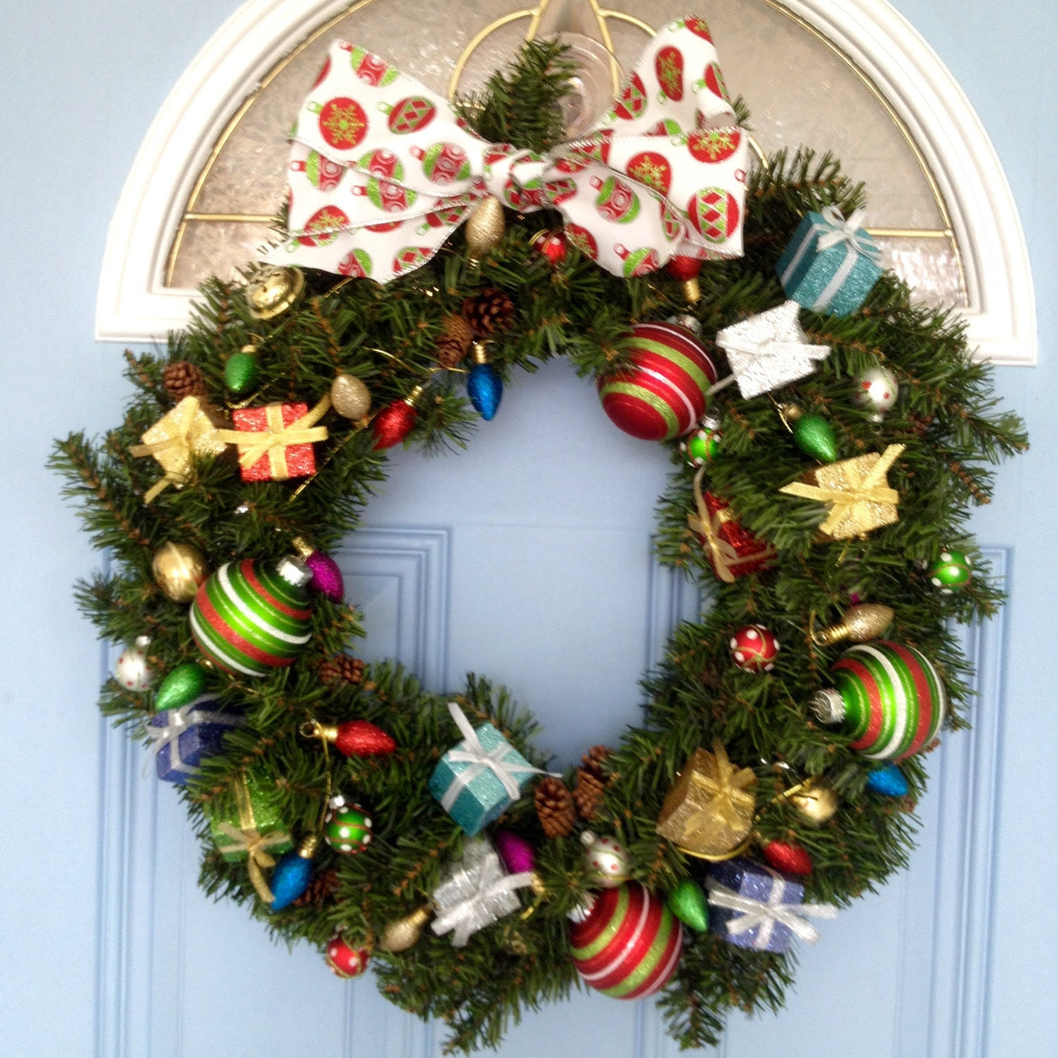 Ornament and present wreath