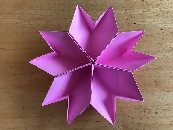 折り紙で簡単 ハサミで切らない立体的な桜の折り方 ガムシャラナ子育て