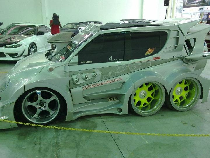 The custom-made front bumper gave me the impression of Volkswagen.