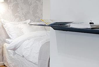 small-swedish-apartment-exhibiting-charming-d-T-j4fv5D.jpeg