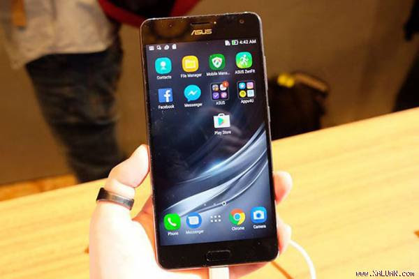 Thông tin giá bán dành cho Asus ZenFone AR vẫn còn là một bí ẩn