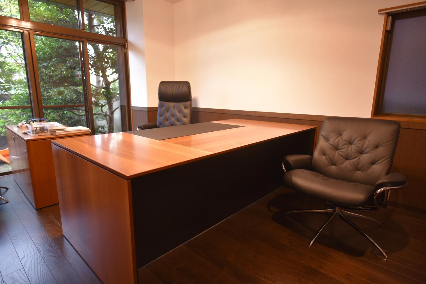 自宅兼オフィス ヤギコー 京都 事務機 事務器 オフィス家具 椅子 腰痛 オフィスチェア ノベルティ アスクル