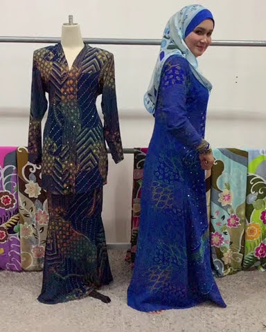 hanya sepasang kebaya nan biru