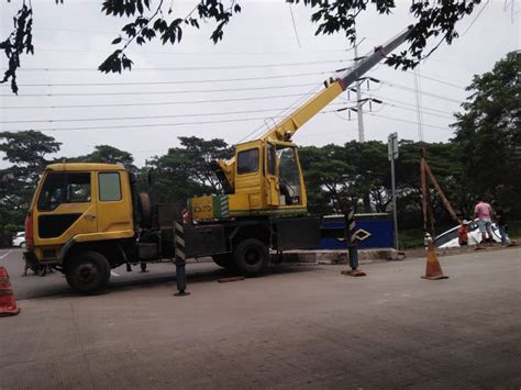 sewa crane  majasari pandeglang hubungi