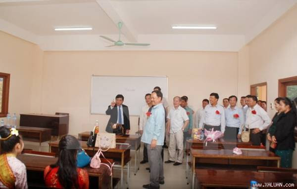 Khu phòng học tại Trung tâm giảng dạy tiếng Việt Nam tại huyện Viêng Xay, Hủa Phăn, Lào.