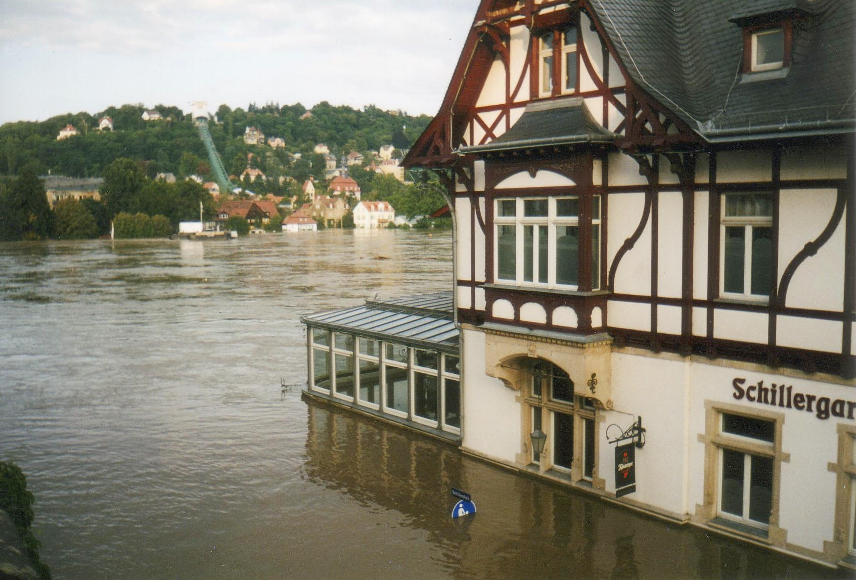War das Elbhochwasser 2002 eine Jahrtausendflut ...