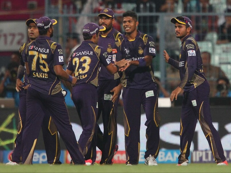 KKR celebrate v MI IPL 2015