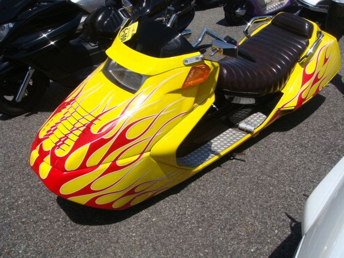Custom Scooters from Japan (30 pics)