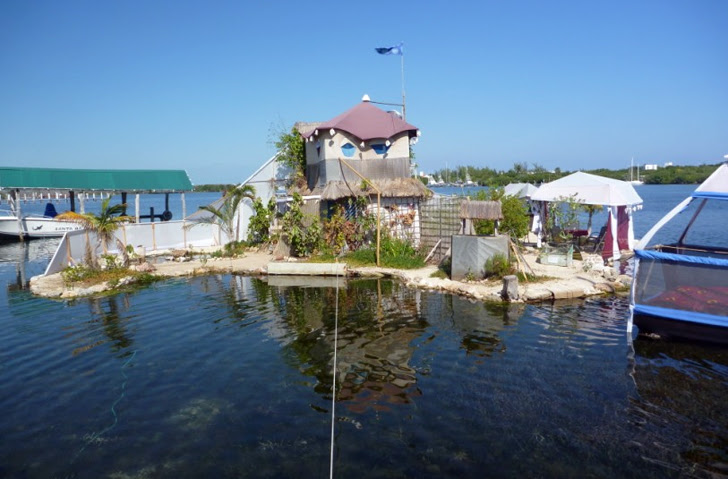http://inhabitat.com/wp-content/blogs.dir/1/files/2011/07/rishi-sowa-joysxee-island.jpg