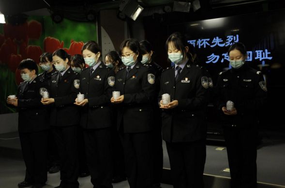 南京女子监狱举办 不忘国殇痛藏蓝护平安 公祭日活动 新华网
