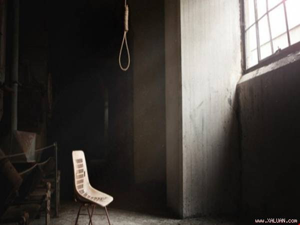 Phó giám đốc bảo hiểm xã hội chết trong tư thế treo cổ