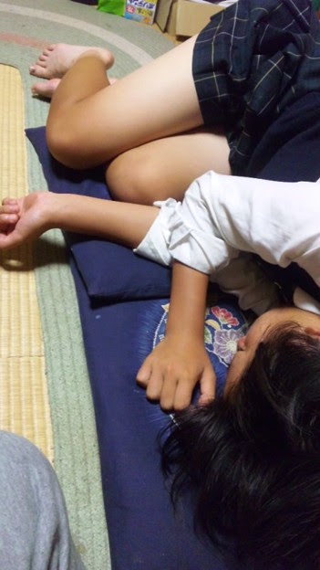 妹の足の日焼けの仕方が尋常 写真共有サイト フォト蔵