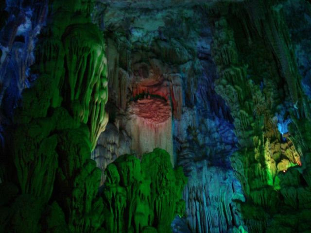 The Brilliant Reed Flute Cave (33 pics)