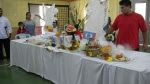 Masakan dipamerkan bersama 2 hasil demonstrasi ukiran ais dan ukiran buah tembikai dan betik