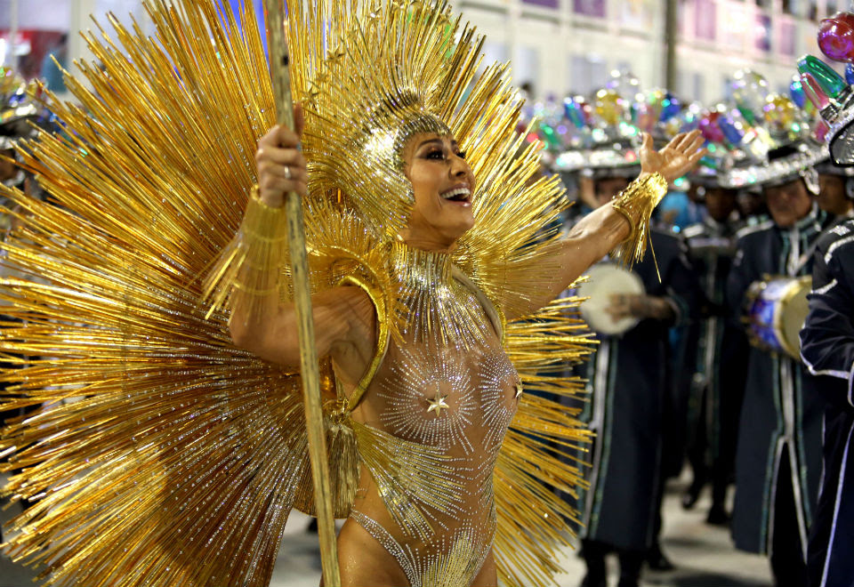 Sabrina Sato, que também participou do Carnaval de SP, brilhou na Vila Isabel