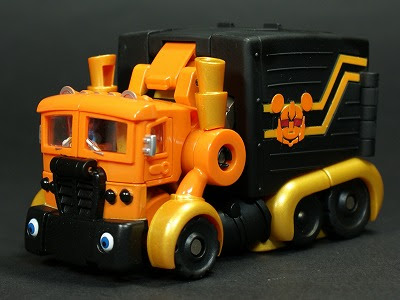 闇芥 トランスフォーマー ディズニーレーベル ミッキーマウストレーラー ハロウィンバージョン レビュー
