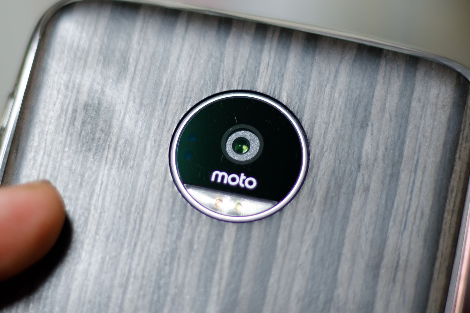 Moto Z Play カメラレンズの保護フィルムを作る Music Box