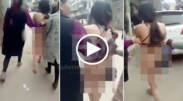 [VIDEO] Padah Berzina Dengan Suami Orang, Wanita Ini Dibogelkan Dan Diarak Depan Orang Ramai
