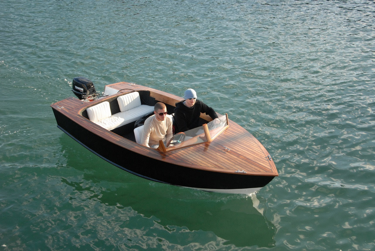 Jamie Poynton and friends build a stitch-and-glue runabout ...