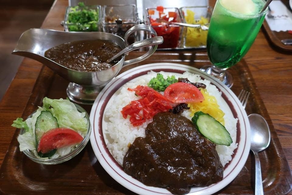 カレー名店紹介 鎌倉 キャラウェイ 家庭的 欧風カレー の最高峰 ビーフカレー760円は１キロ弱 ここは昭和の良心あふれるお店 日刊 カレー ニュース