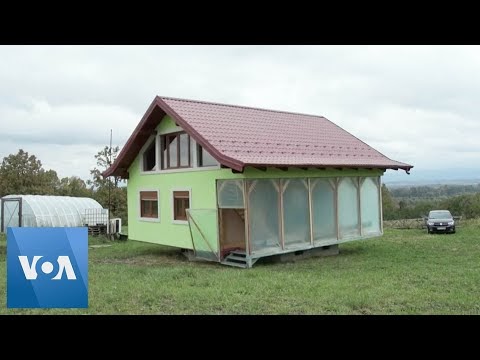 Devoted Husband Builds a Rotating House So His Beloved Wife Can Have a Constantly Changing View