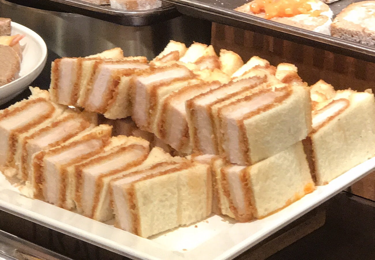 あの人気のカツサンドも食べ放題 神戸屋 東京駅のランチはパン食べ放題 やっぱり豚がすき