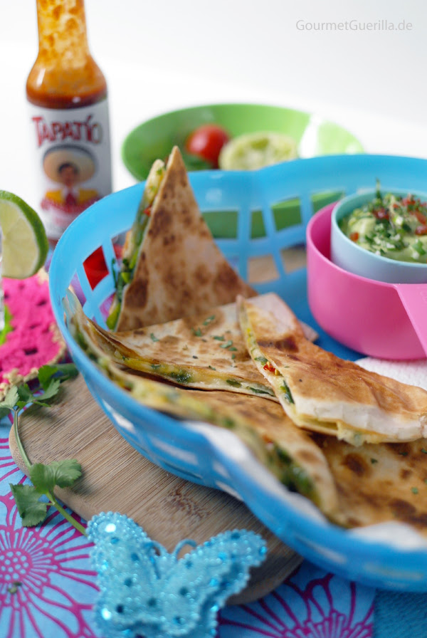 Quick Quesadillas With Guacamole After Jamie Oliver Gourmetguerilla