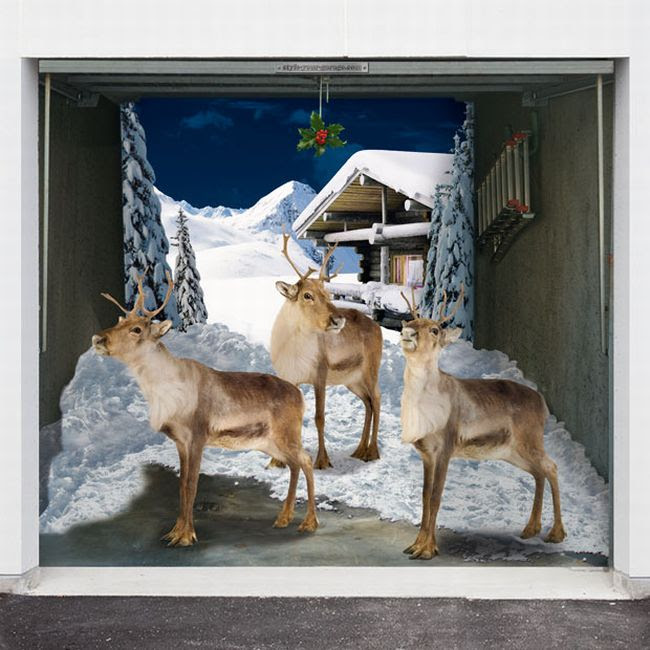 Styling Your Garage Doors for Christmas (10 pics)