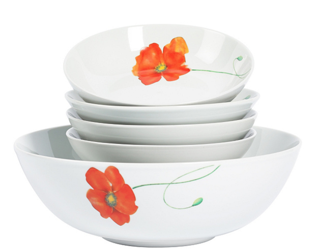 A floral 5-piece poppy round pasta set because you fancy AF.